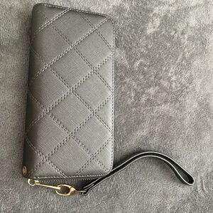 Silver Quilted Continent Wallet Wristlet